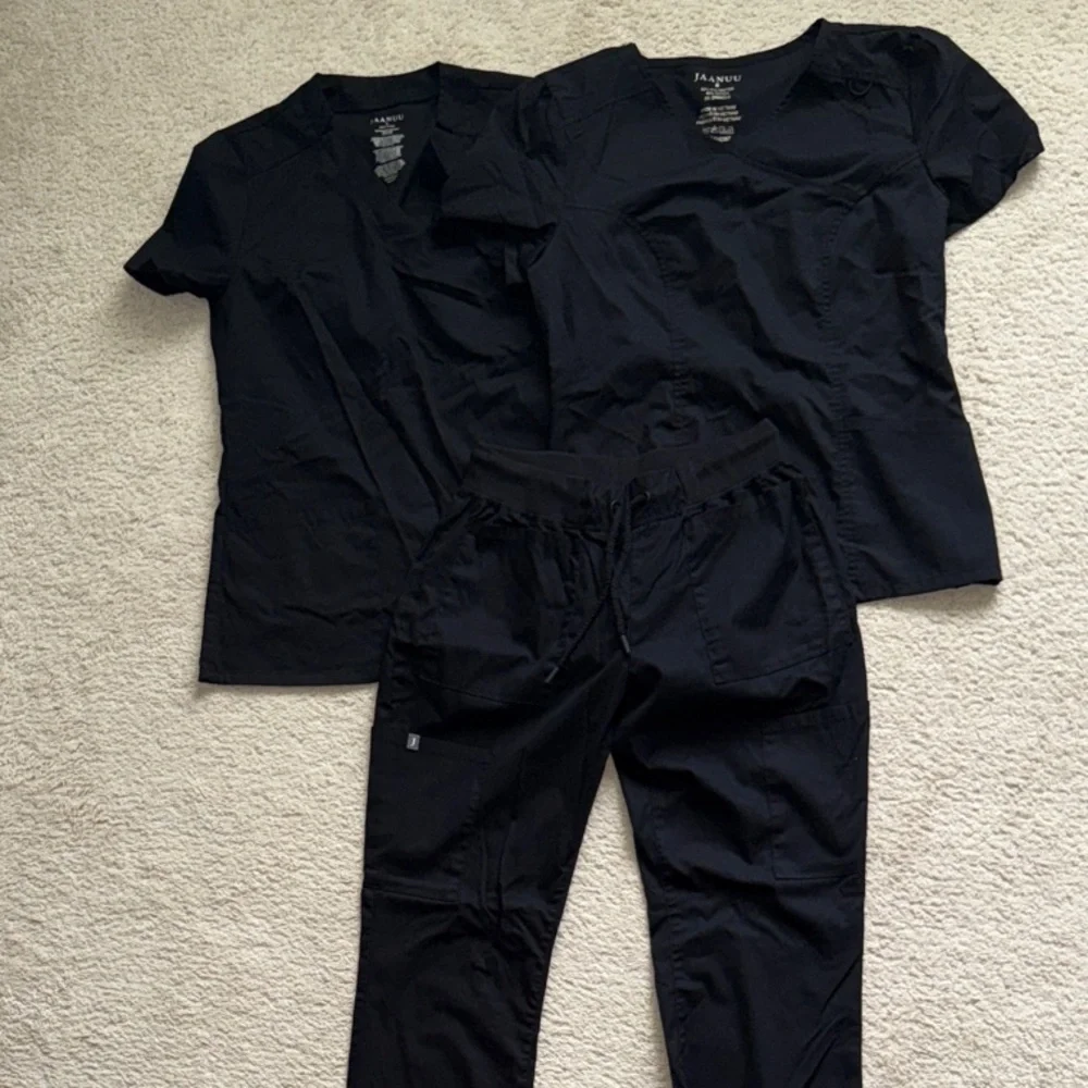 Jaanuu Black scrub set. 2 tops/1 pant - Picture 8 of 8